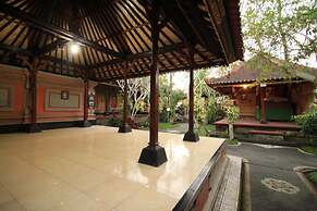 Omah D'Taman Hotel by EPS