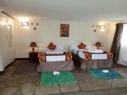 Da Vinci Gorilla Lodge