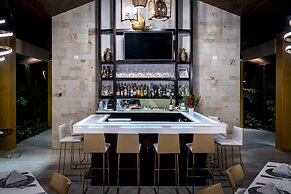 Golden Pineapple Villas