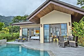 Golden Pineapple Villas