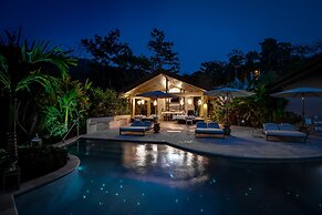 Golden Pineapple Villas