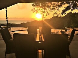 Golden Pineapple Villas