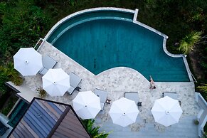 Golden Pineapple Villas