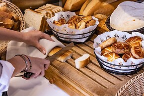 Ramada by Wyndham Istanbul Alibeykoy