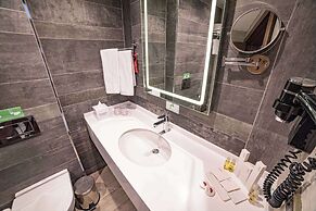 Ramada by Wyndham Istanbul Alibeykoy