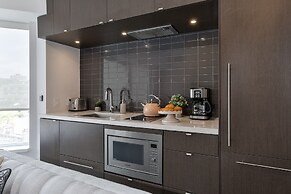 QuickStay - Class in Yorkville (Yonge & Bloor)