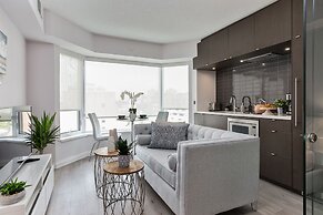 QuickStay - Class in Yorkville (Yonge & Bloor)