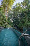 SereS Springs Resort & Spa Singakerta