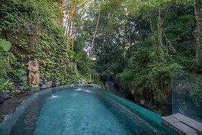 SereS Springs Resort & Spa Singakerta