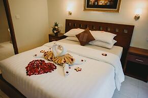 Desak Putu Putra Hidden