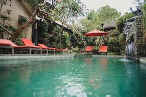 Desak Putu Putra Hidden