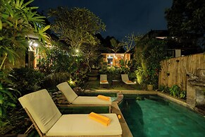 Desak Putu Putra Hidden