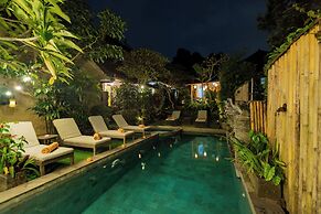 Desak Putu Putra Hidden