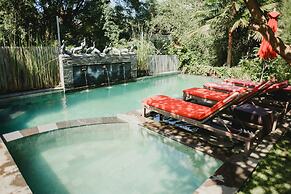 Desak Putu Putra Hidden