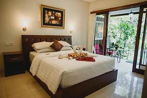 Desak Putu Putra Hidden