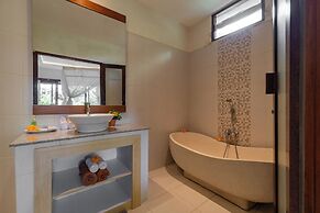 Desak Putu Putra Hidden