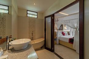 Desak Putu Putra Hidden