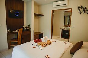 Desak Putu Putra Hidden