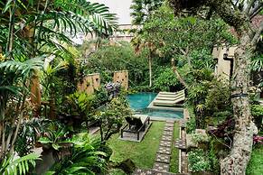 Desak Putu Putra Hidden