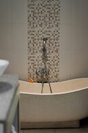 Desak Putu Putra Hidden