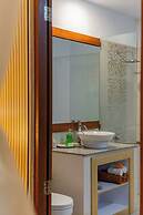 Desak Putu Putra Hidden