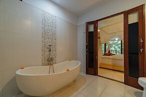 Desak Putu Putra Hidden