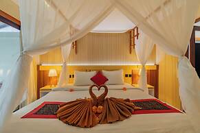 Desak Putu Putra Hidden