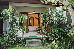 Desak Putu Putra Hidden