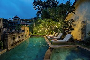 Desak Putu Putra Hidden