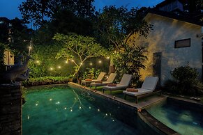 Desak Putu Putra Hidden