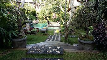 Desak Putu Putra Hidden