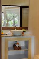 Desak Putu Putra Hidden