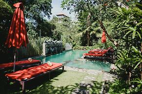 Desak Putu Putra Hidden