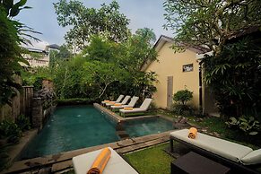 Desak Putu Putra Hidden