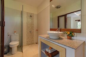 Desak Putu Putra Hidden