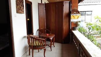 Desak Putu Putra Homestay