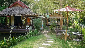Pho Rak Nah Pai Guesthouse