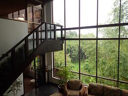 Cliffside View Hotel