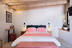 Viaggio Elegant Rooms