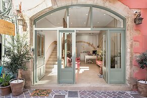 Viaggio Elegant Rooms