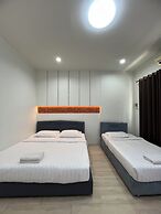 Sandee Room