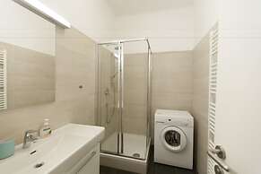 Heart of Vienna Opera House Studio