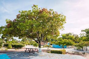 Lake Mainstay Resort