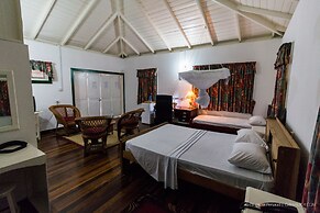 Lake Mainstay Resort