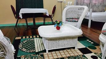 Lake Mainstay Resort