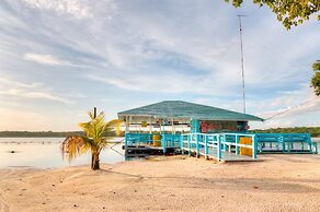 Lake Mainstay Resort