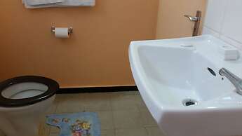 Lake Mainstay Resort