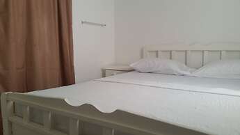 Lake Mainstay Resort