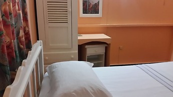 Lake Mainstay Resort