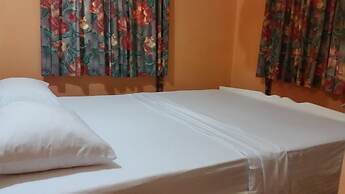 Lake Mainstay Resort